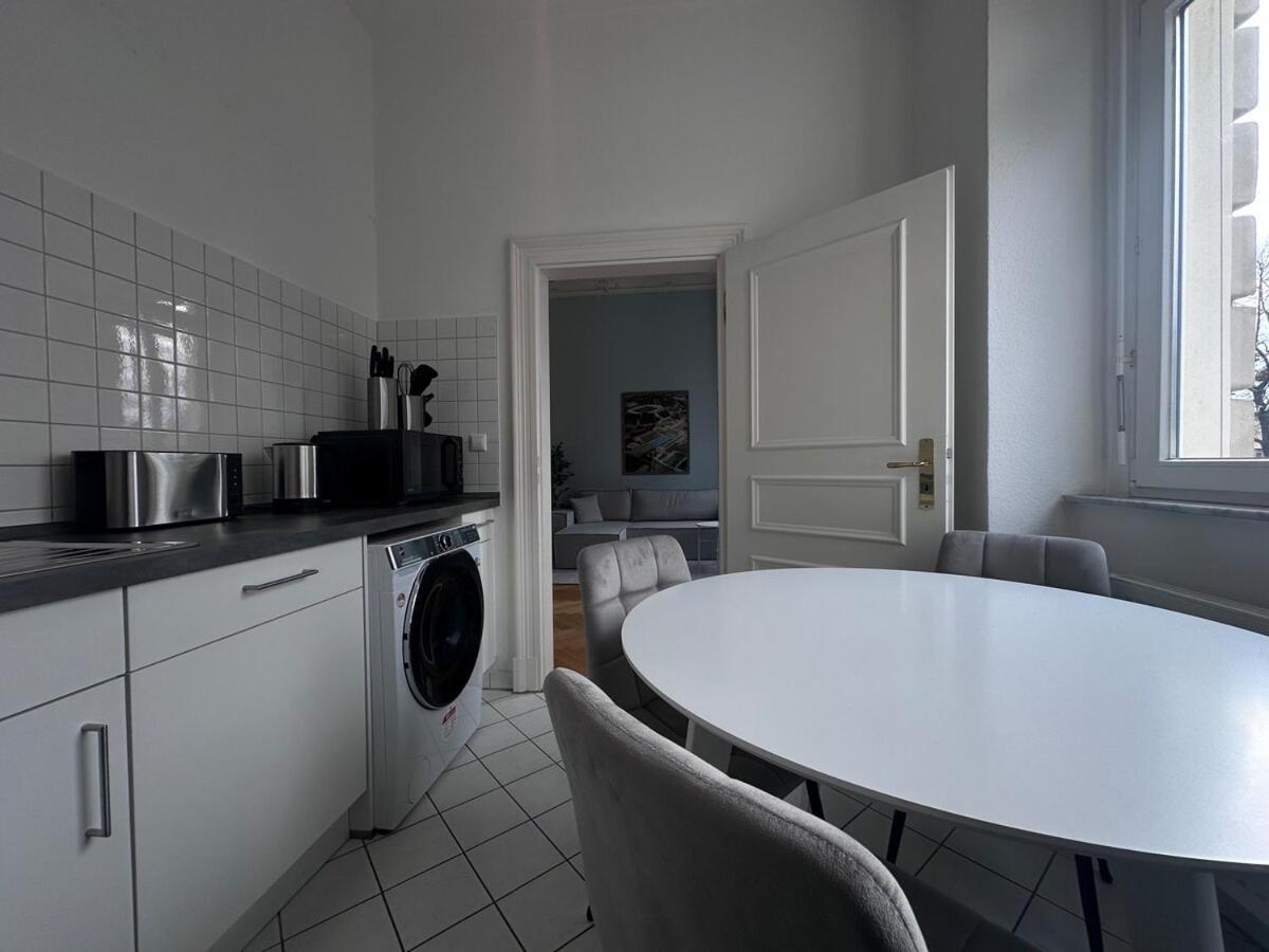 Apartment Waldstrasse Living